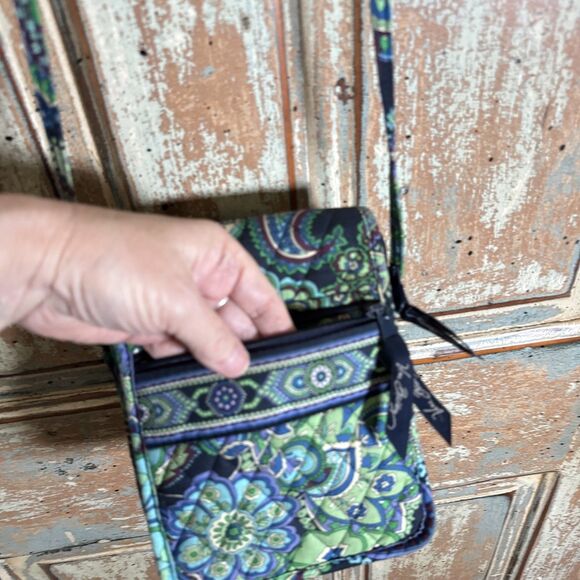 Quilted Mini Crossbody Name Brand Purse In Blues & Greens 6”X8” Outside Pockets - Picture 4 of 8